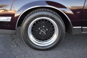 Buick Regal Limited Turbo T-Type on GNX Wheels 1987 года 